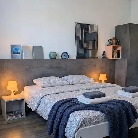 Apartment 18 - & Cozy *